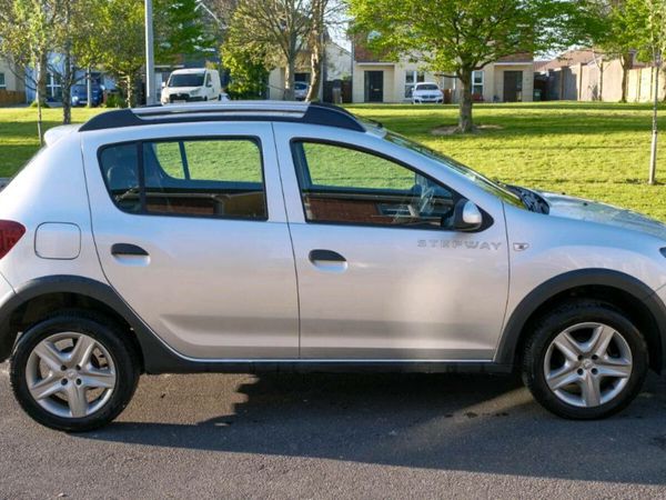Dacia Sandero Stepway Hatchback, Petrol, 2015, Silver