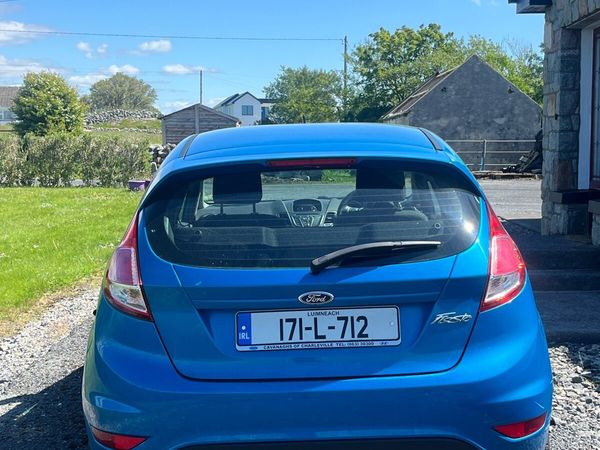 Ford Fiesta Hatchback, Petrol, 2017, Blue
