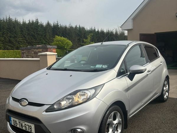 Ford Fiesta Hatchback, Petrol, 2009, Silver