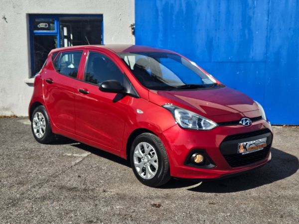 Hyundai i10 Hatchback, Petrol, 2015, Red