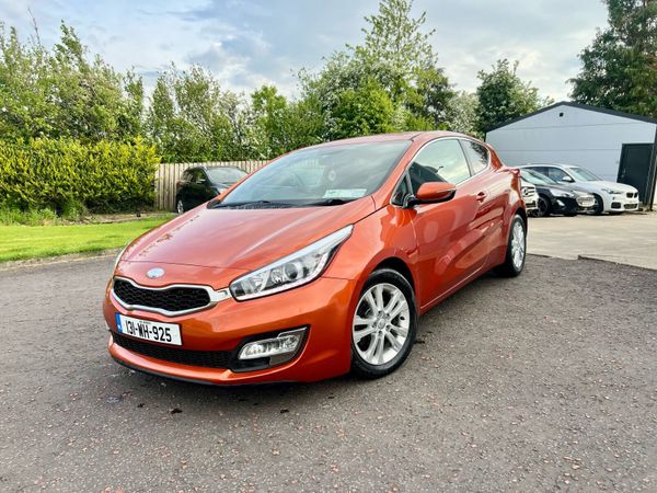 Kia Ceed Hatchback, Diesel, 2013, Orange