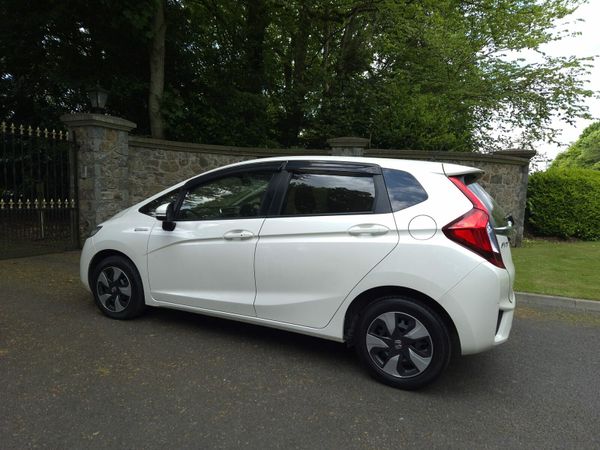 Honda Fit Hatchback, Petrol Hybrid, 2017, White