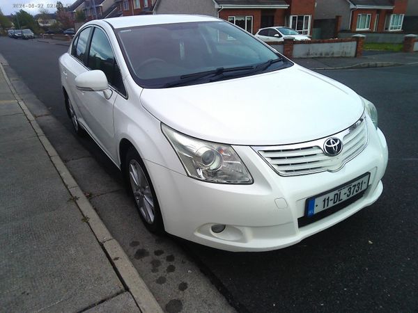 Toyota Avensis Saloon, Diesel, 2011, White