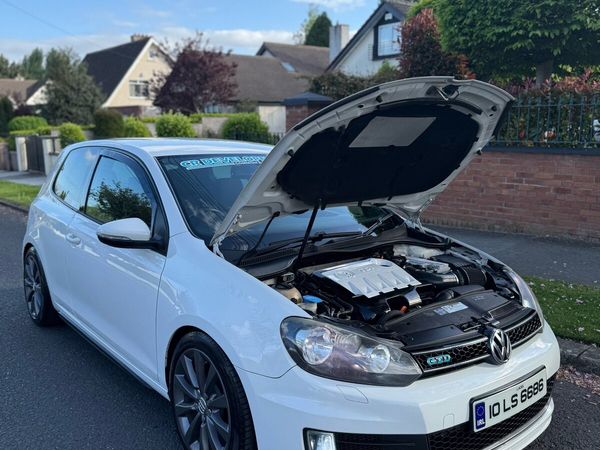 Volkswagen Golf Hatchback, Diesel, 2010, White