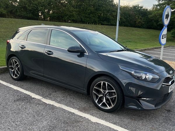 Kia Ceed Hatchback, Petrol, 2023, Grey