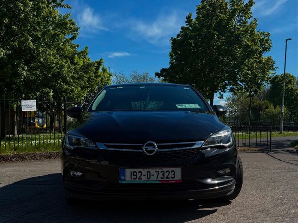 Opel Astra Hatchback, Petrol, 2019, Black
