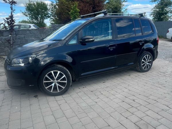 Volkswagen Touran MPV, Diesel, 2012, Black