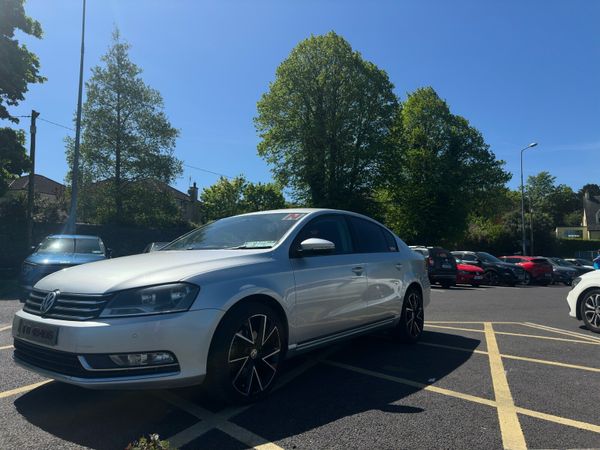 Volkswagen Passat Saloon, Diesel, 2011, Silver