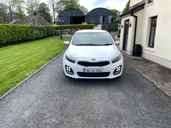 Kia Ceed Hatchback, Diesel, 2016, White