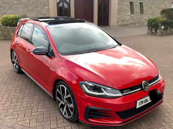 Volkswagen Golf Hatchback, Diesel, 2017, Red