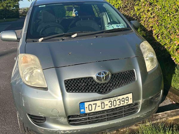 Toyota Yaris Hatchback, Petrol, 2007, Silver