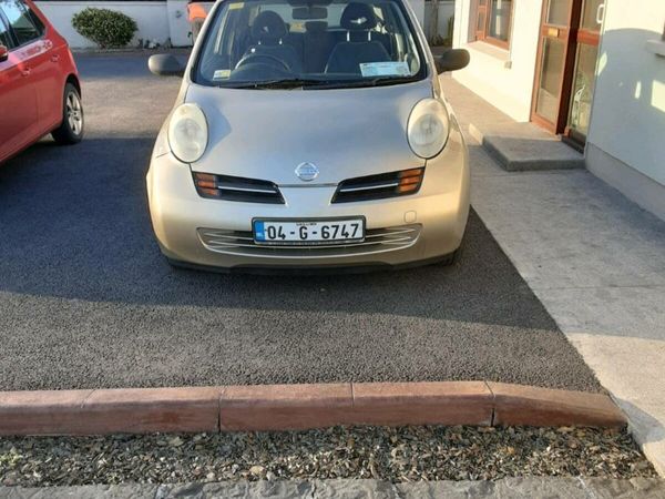 Nissan Micra Hatchback, Petrol, 2004, Gold