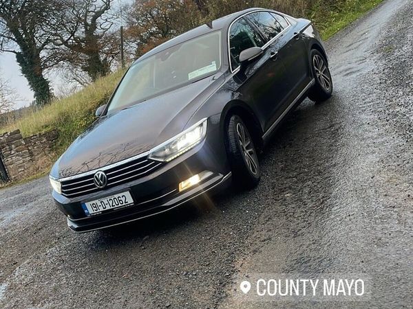 Volkswagen Passat Saloon, Diesel, 2019, Grey