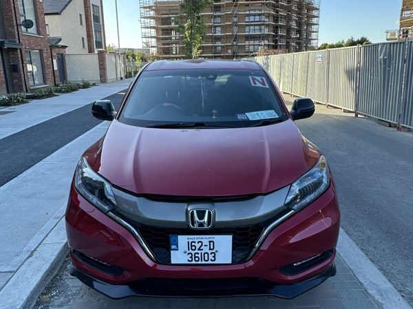 Honda Vezel MPV, Petrol Hybrid, 2016, Red