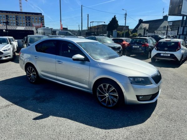 Skoda Octavia Saloon, Diesel, 2015, Silver