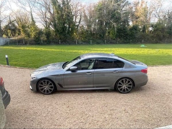BMW 5-Series Saloon, Petrol Plug-in Hybrid, 2017, Blue