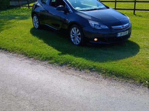 Opel Astra Hatchback, Diesel, 2013, Black