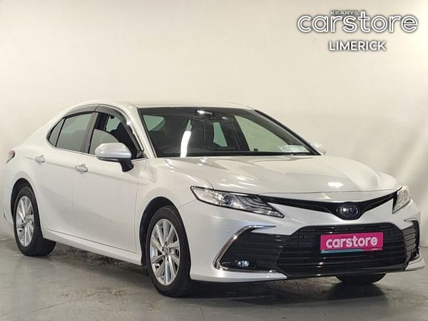Toyota Camry Saloon, Petrol Hybrid, 2022, White
