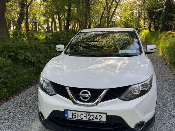 Nissan Qashqai Hatchback, Petrol, 2015, White