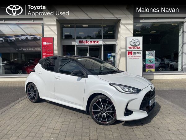 Toyota Yaris Hatchback, Hybrid, 2023, White