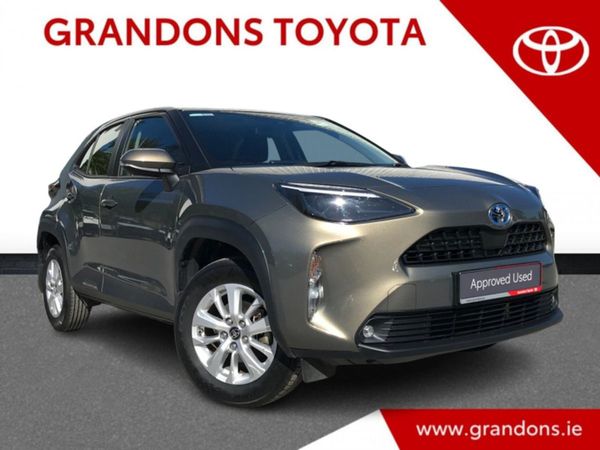 Toyota Yaris Cross Hatchback, Hybrid, 2023, Gold