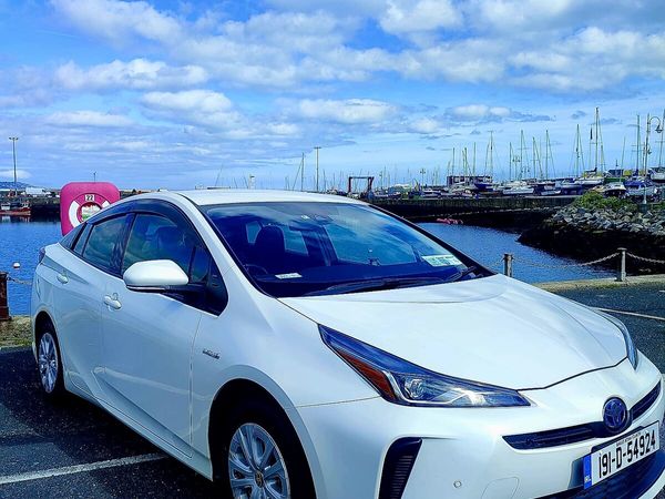 Toyota Prius Hatchback, Petrol Hybrid, 2019, White