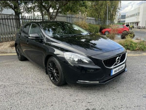 Volvo V40 Hatchback, Diesel, 2016, Black