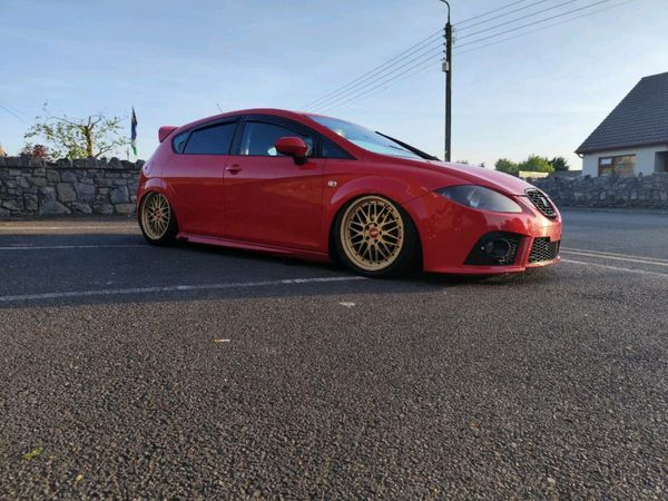 SEAT Leon Hatchback, Diesel, 2011, Red