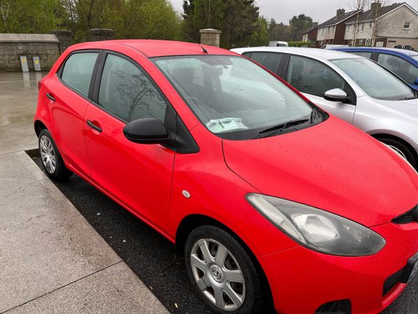 Mazda Mazda2 Hatchback, Diesel, 2009, Red