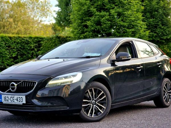Volvo V40 Hatchback, Diesel, 2016, Black