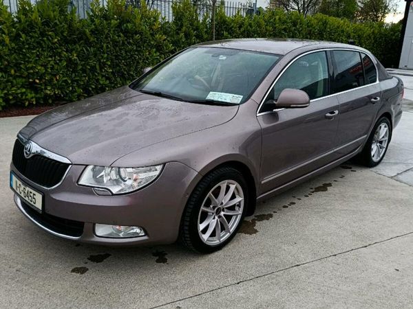 Skoda Superb Saloon, Diesel, 2011, Purple