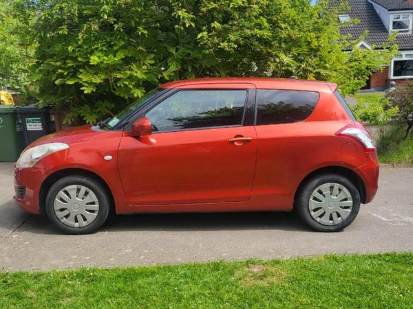 Suzuki Swift Hatchback, Petrol, 2012, Bronze