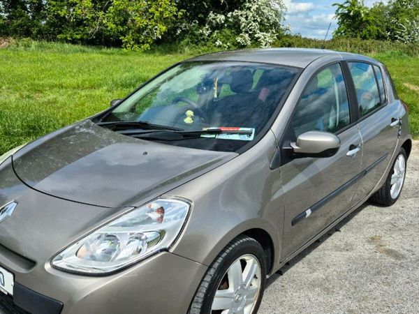 Renault Clio Hatchback, Ethanol Petrol, 2010, Gold