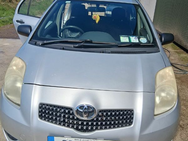 Toyota Yaris Hatchback, Petrol, 2006, Silver
