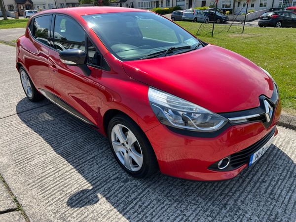 Renault Clio Hatchback, Petrol, 2014, Red