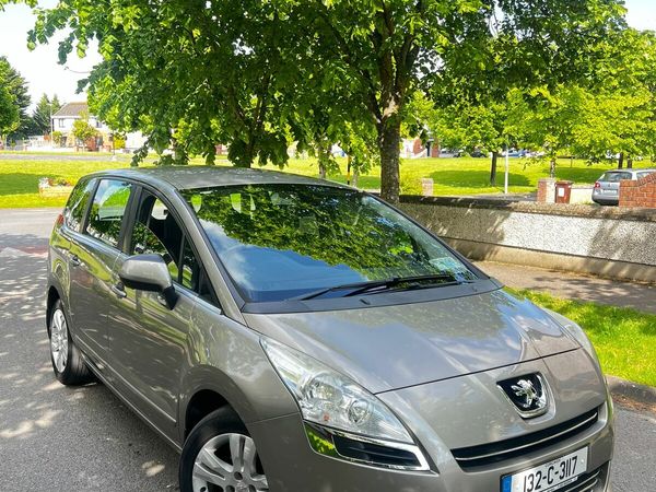 Peugeot 5008 MPV, Diesel, 2013, Grey