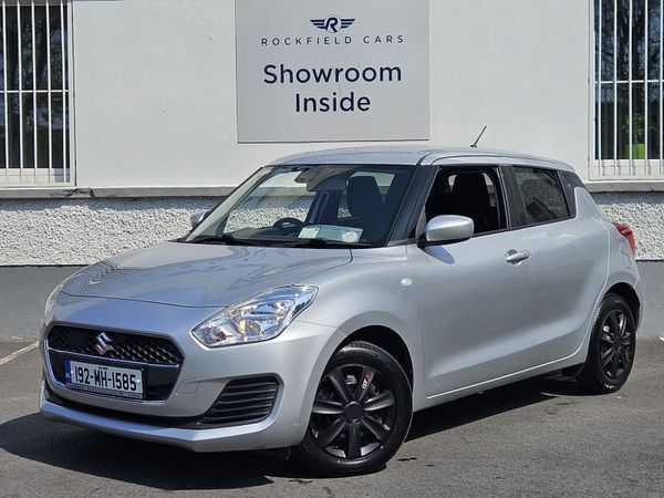 Suzuki Swift Hatchback, Petrol, 2019, Silver