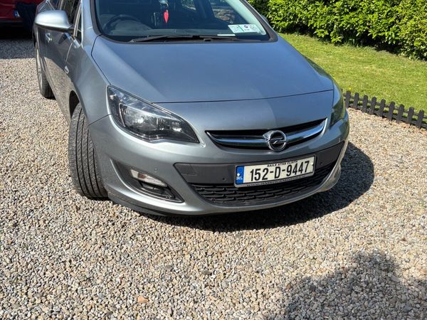 Opel Astra Hatchback, Diesel, 2015, Silver