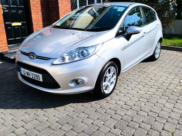 Ford Fiesta Hatchback, Petrol, 2012, Silver