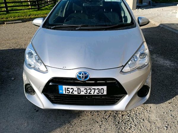Toyota Aqua Hatchback, Petrol Hybrid, 2015, Silver