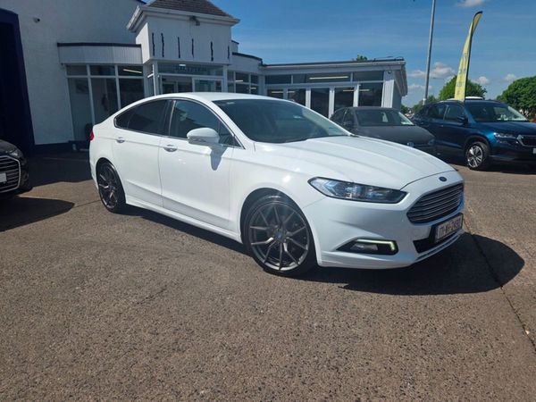 Ford Mondeo Hatchback, Diesel, 2017, White