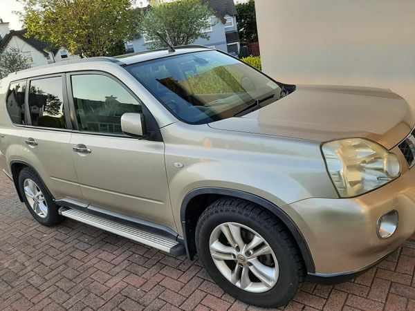 Nissan X-Trail SUV, Diesel, 2010, Gold