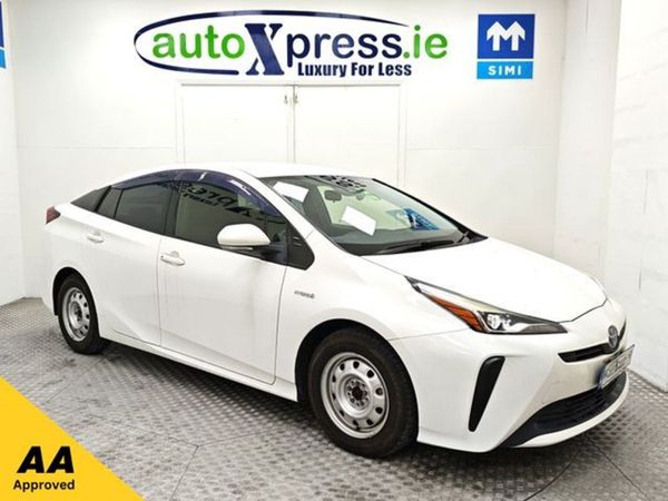 Toyota Prius Hatchback, Hybrid, 2019, White