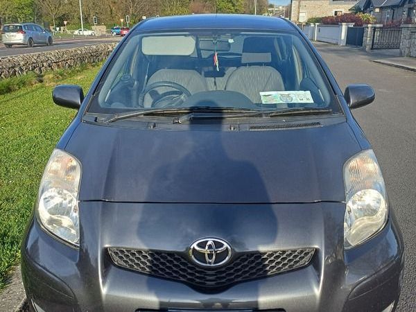 Toyota Yaris Hatchback, Petrol, 2010, Grey