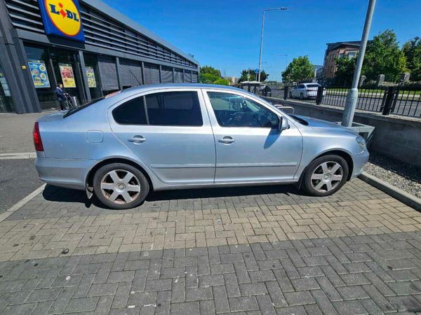 Skoda Octavia Saloon, Diesel, 2011, Silver