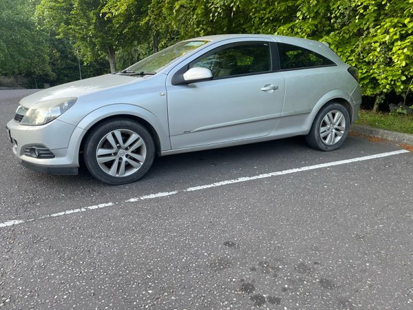 Opel Astra Hatchback, Petrol, 2008, Silver