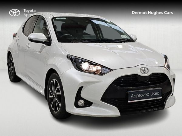 Toyota Yaris Hatchback, Petrol, 2022, White