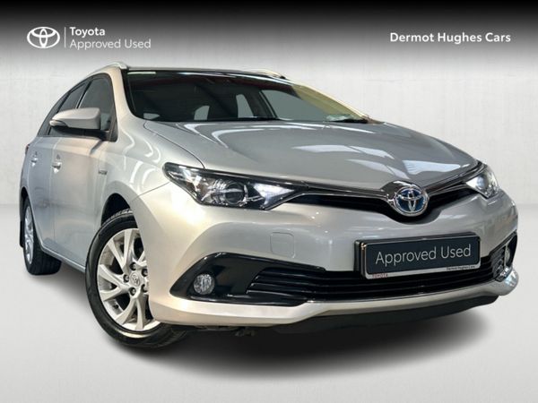 Toyota Auris MPV, Petrol Hybrid, 2018, Silver