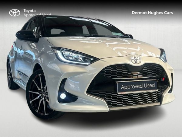 Toyota Yaris Hatchback, Petrol Hybrid, 2024, White
