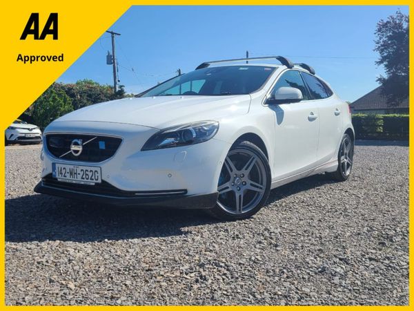 Volvo V40 Hatchback, Petrol, 2014, White